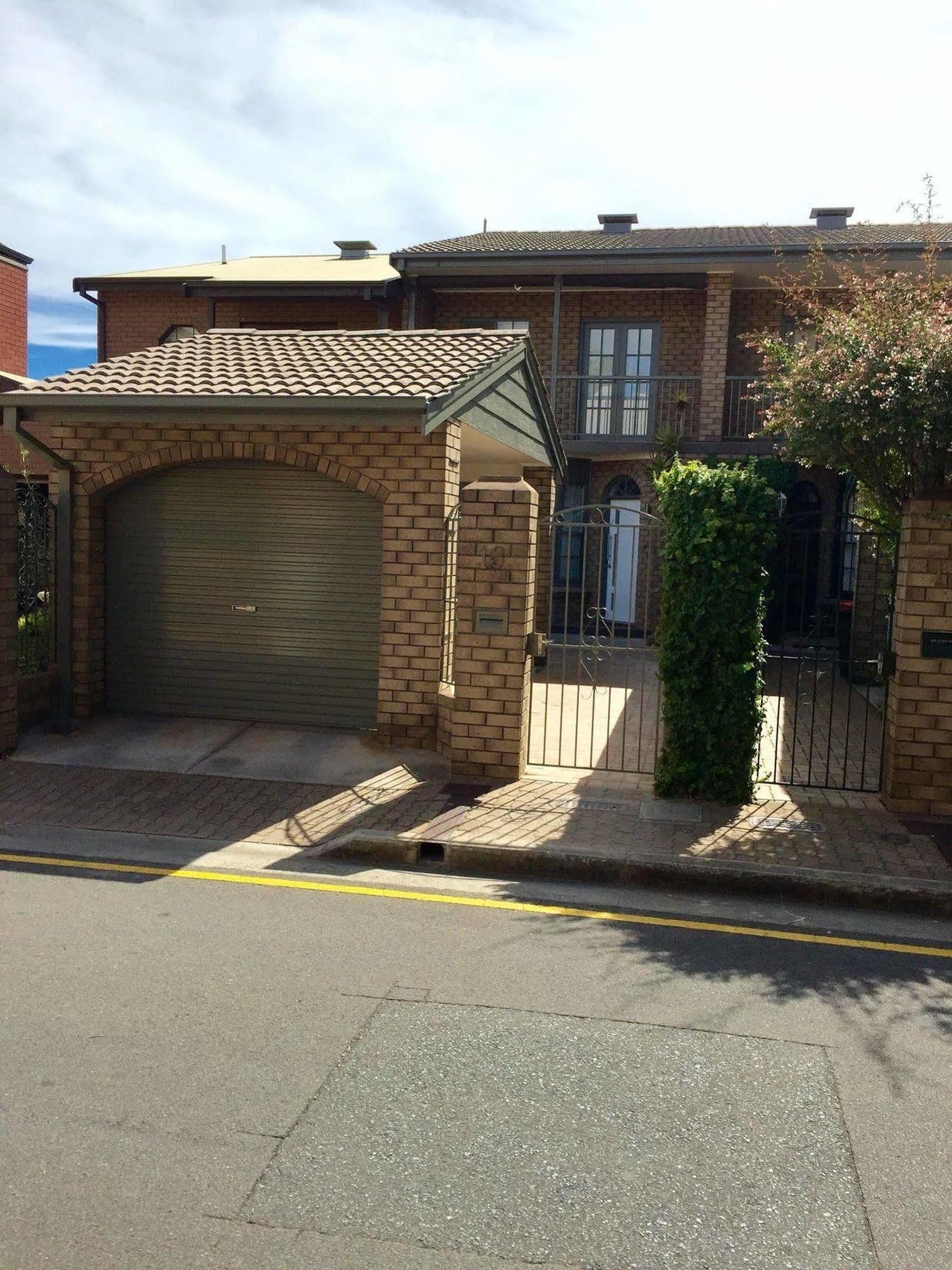 Chic Townhouse In North Adelaideヴィラ エクステリア 写真